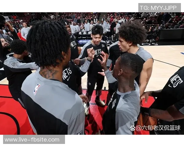 小斯重返赛场展现壮实身材太阳揭幕战再现昔日小霸王风采 小斯重返赛场展现壮实身材太阳揭幕战再现昔日小霸王风采