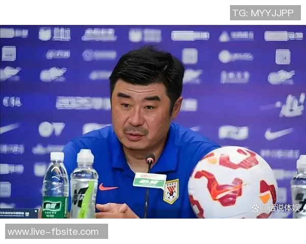 韩鹏谈球队现状:小将需通过训练争取上场机会泽卡高准翼暂无法参赛 韩鹏谈球队现状:小将需通过训练争取上场机会泽卡高准翼暂无法参赛