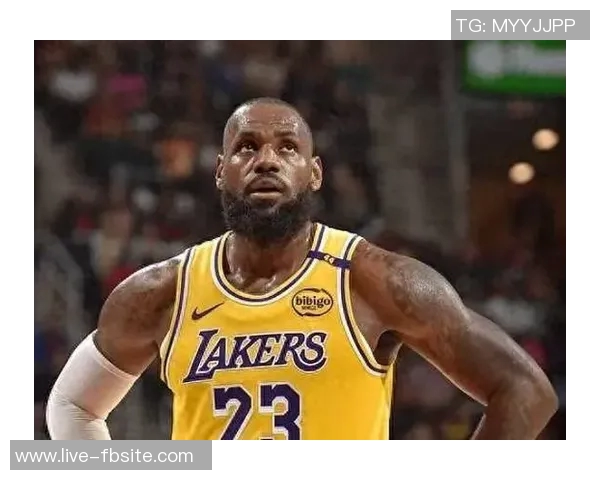 湖人自媒体惊叹41岁勒布朗重返赛场仍肩负防守重任 湖人自媒体惊叹41岁勒布朗重返赛场仍肩负防守重任