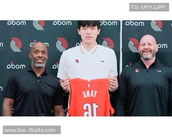 杨瀚森的活力与激情让比卢普斯赞不绝口的瞬间