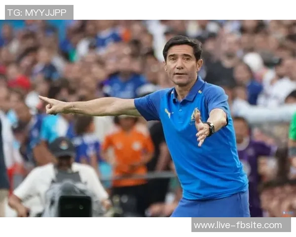 比利亚谈传统9号球员的未来与阿尔瓦雷斯的崛起