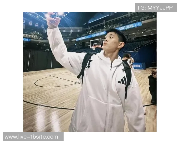 林葳上半场表现抢眼6分1助助力球队追分并列得分王